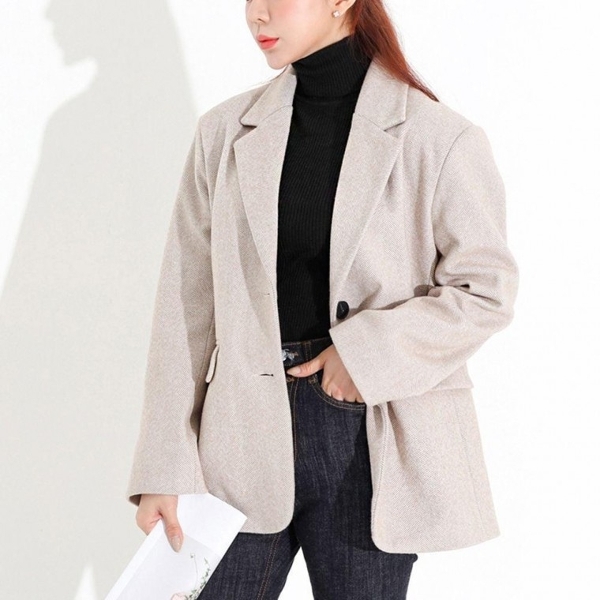 여성 외출 패션 핏좋은 오버핏 모직 자켓 반코트 여행 코디 아우터 양털 루즈핏롱 집업 스타일 패션