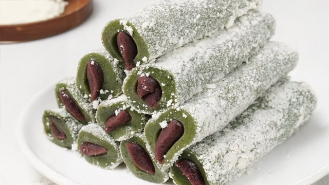 국내산 찹쌀로 만든 27cm 롱떡 카스테라 쑥말이떡 1kg
