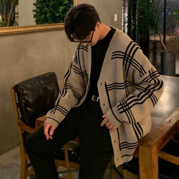 남성 겨울 니트 오버핏 긴팔 루즈핏 체크 간절기 가디건